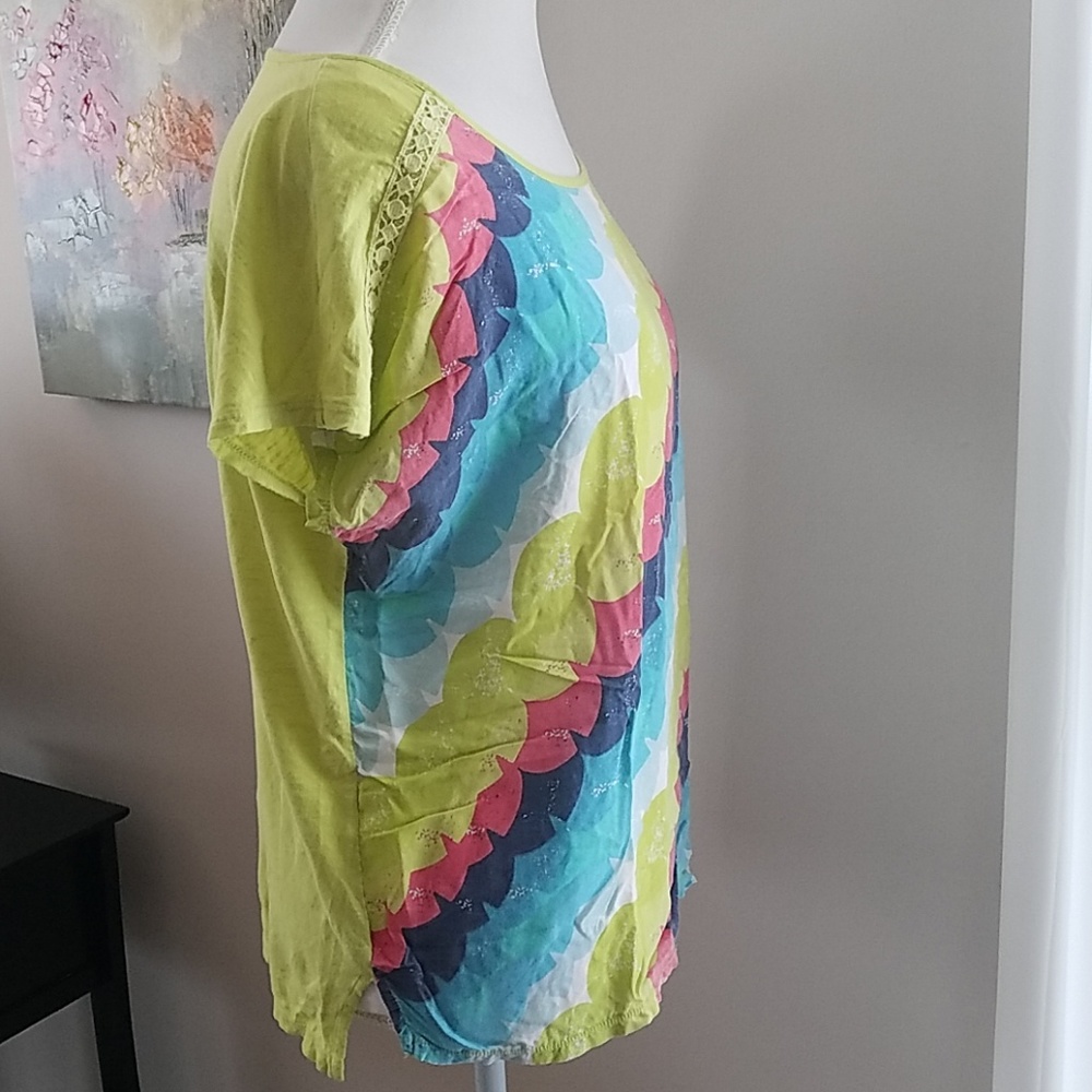 Colorful Tee - Medium - Picture 5 of 8